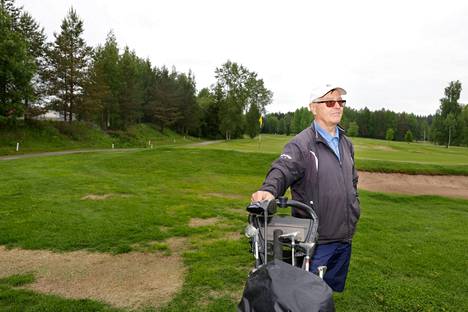 Antti Kauppilalla on lyhyt matka Ruotulan kentälle, joten suunnitelmat sen siirrosta mietityttävät häntä. 