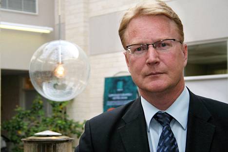 Pyhärannan kunnanjohtajaksi Harri Hiitiö valittiin 2018, mutta virkaa hän hoitanut virkaa tekevänä valitusprosessin seurauksena. Kunnanvaltuuston päätöksellä virkasuhde irtisanottiin päättymään heti. Hän on johtanut myös Eurajokea. 