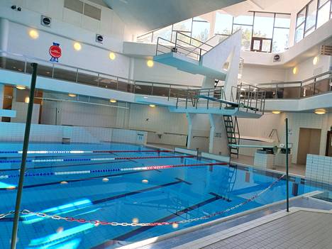 Nokialle rakennetaan tulevaisuudessa uusi uimahalli. Tämä arkistokuva on nykyisestä uimahallista.