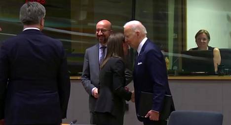 Pääministeri Sanna Marin (sd) ja Joe Biden saapuivat EU:n huippukokoukseen Brysseliin torstaina.