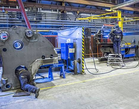  Kaivoskoneiden valmistusta Skoda Transtech Oy kiskokaluston valmistajan ja keskiraskaiden konepajatuotteiden sopimusvalmistajan Otanmäen tehtaalla Kajaanissa 6. syyskuuta 2021.