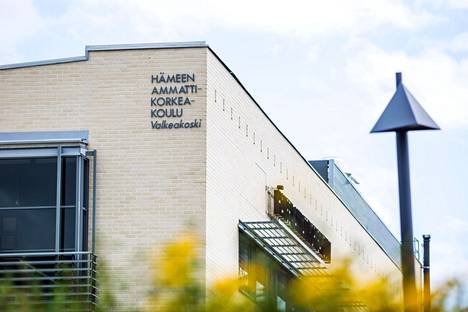 Yhtenä vaihtoehtona Valkeakosken opiskelija-asuntopulaan on harkittu tilapäismajoituksen järjestämistä Hämeen ammattikorkeakoulun Valkeakosken kampuksen vapaisiin toimistotiloihin. 