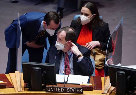 Yhdysvaltain apulaislähettiläs Richard Mills osallistui YK:n turvallisuusneuvoston kokoukseen eilen maanantaina. Kokouksessa käsiteltiin Venäjän sotatoimia Ukrainassa.