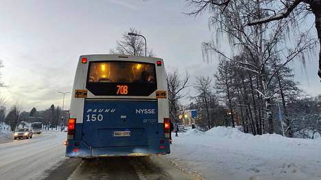 Tampereen seudun joukkoliikenteen mukaan mahdolliset sähkökatkot eivät todennäköisesti vaikuta bussiliikenteeseen.