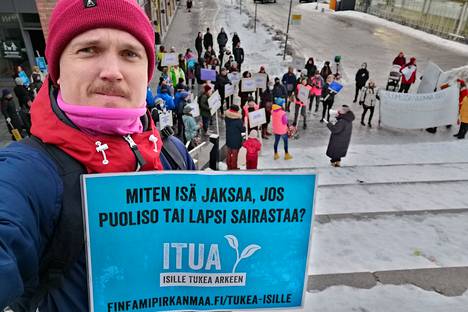 Mänttä-Vilppulassa alkaa isien vertaistukiryhmä 16. maaliskuuta. Ryhmässä jokainen saa kertoa omasta tilanteestaan omin sanoin mitä haluaa, tai olla kertomatta ja kuunnella ja kommentoida muiden juttuja, kertoo ITUA-hankkeen työntekijä Jukka Törrö.
