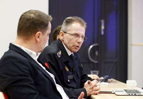 Pelastusjohtaja Pekka Tähtinen vakuuttaa, että asiakkaat eivät näe pelastuslaitoksen organisaatiomuutosta.