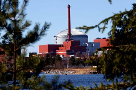 Tuoreimman ennusteen mukaan Olkiluoto 3 -ydinvoimala palautetaan sähköntuotantoon ja valtakunnan verkkoon juhannusviikolla.