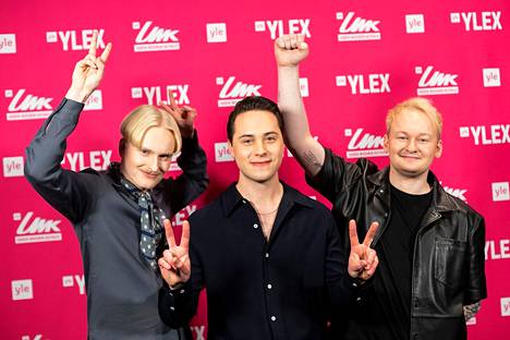 Kuumaa-yhtye, eli Aarni Soivio (vas.), Johannes Brotherus ja Jonttu Luhtavaara, esiintyy Valkeakoskella heinäkuussa.