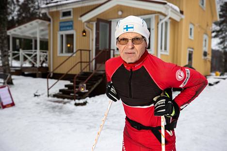 Tamperelainen Leo Ukkonen, 66 käy Niihaman laduilla melkein joka päivä, kun kilpailuilta ehtii. Ukkosella on useita MM-mitaleja veteraanien hiihtokisoista.