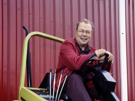 Toimitusjohtaja Muisto Laine kuvattiin LM Trackin puikoissa lokakuussa 1993.