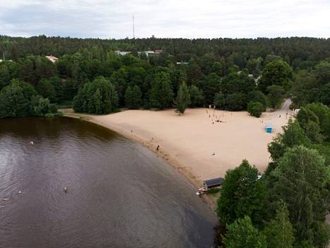 Pyynikin uimarannan viereen Jalkasaareen johtavan niemen itäpuolelle rakennetaan esteetön laituri. Pyynikin uimaranta kuvattiin kesäkuussa 2020.