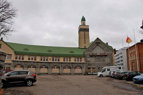 Tampereen keskuspaloasema. Vuonna 1908 valmistuneen jugendtyylisen paloasemarakennuksen on suunnitellut arkkitehti Wivi Lönn.