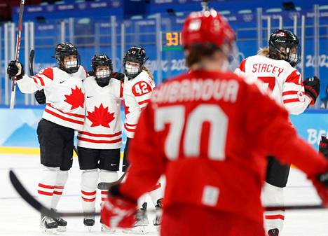 Pekingin olympialaiset: Kanada ja Venäjä pelaavat kiekkoa kasvomaskit  päässä - Urheilu - Satakunnan Kansa