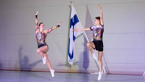 Anniina Nääppä ja Sampo Nousiainen edustavat Suomea nuorten MM-kilpailuissa. 