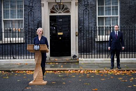 Pääministeri Liz Truss kertoi erostaan Lontoon Downing Streetillä torstaina 20. lokakuuta.