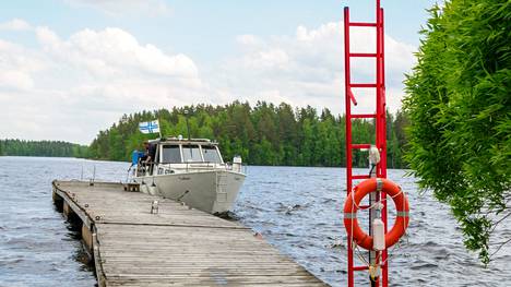 Suomen uimaopetus- ja hengenpelastusliitto muistuttaa, että turvallinen vesilläolo on pienistä asenteista kiinni.