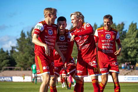 Kuvituskuva. Kuvassa FC Jazzin Eino-Iivari Pitkälä, Ben Stroud, Rasmus Laaksonen ja Arttu Lötjönen 7. heinäkuuta.