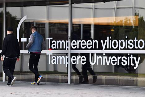 Opiskelijoita Tampereen yliopistolla 4. syyskuuta 2020.