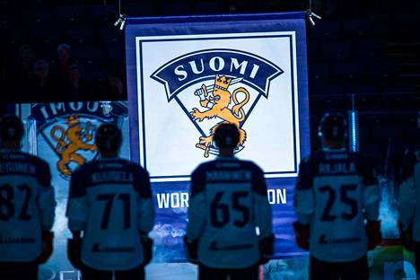 Maailmanmestaruusviiri nousi hallin kattoon ennen Suomen ja Venäjän ottelua. Kristian Kuusela (71) ja Toni Rajala (25) kertoivat tilaisuuden aiheuttaneen kylmiä väreitä selkäpiihin.