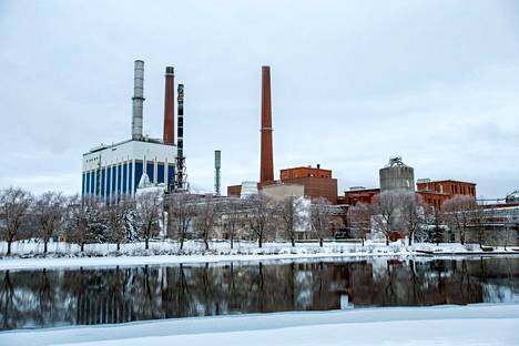 Viime tammikuussa UPM:n Tervasaaren tehtaan tuotanto oli pysähdyksissä lakon takia. Tämän talven hiihtolomien kynnyksellä tuotanto ajetaan kahdeksi viikoksi alas, koska Euroopan taloustilanne heijastuu nyt tilauksiin. 