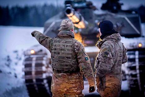 Viron Nato-joukot tuovat maahan panssarivaunuosaamista. Kuva on Viron armeijan talvileiriltä vuosi sitten.