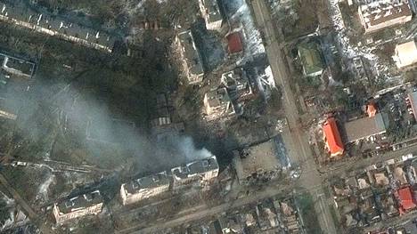 Ilmakuva näyttää pommitusten tuhoja Mariupolista, kuva on otettu 12. maaliskuuta.