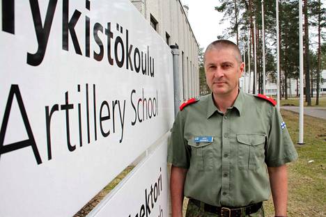 Majuri Jussi Nurmisen mukaan ampumaharjoitus tarjoaa kadeteille tärkeitä tietoja ja taitoja.