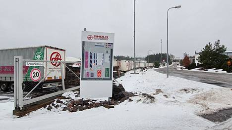 Ahola Transport laajentaa toiminta-aluettaan Luolalassa.