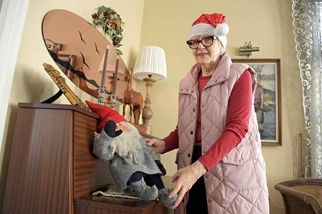 Airi Parppei viettää joulun puolisonsa kanssa Vanhassa Raumassa, mutta haaveilee joulusta pariskunnan kesäpaikassa Kokemäen Hassalassa.