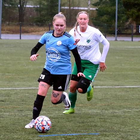 Martta Räsänen ja muut FC Nokian pelaajat palasivat Turusta kolme sarjapistettä mukanaan kotijoukkue Tuton tehtyä ottelun ainoan maalin omaan verkkoon. 