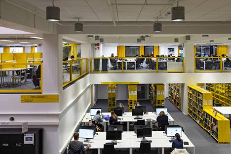 Jyväskylän yliopiston kirjaston kirjastosali 2. lokakuuta 2022.