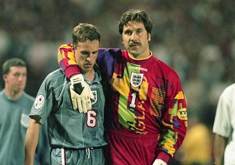 Gareth Southgate epäonnistui ratkaisevassa rangaistuspotkussaan ja pudotti Englannin EM-finaalista vuonna 1996. Hän sai välierätappion jälkeen tukea joukkueen maalivahdilta David Seamanilta.
