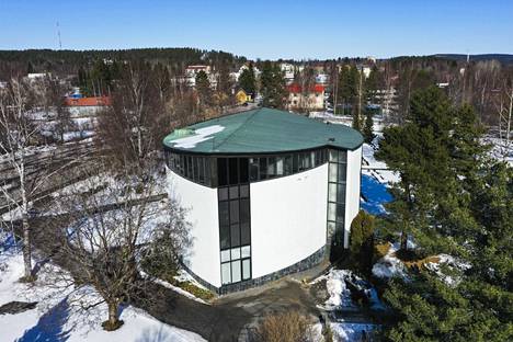 Oriveden nykyinen kirkko on arkkitehtien Kaija ja Heikki Sirénin piirtämä. Se rakennettiin vuonna 1958.