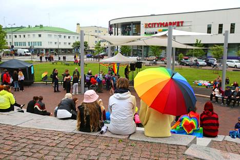 Valkeakosken ensimmäistä pride-tapahtumaa vietettiin viime kesäkuussa. 