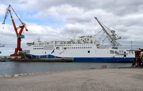 Rauman telakalla valmisteilla olevan matkustaja-autolautta Aurora Botnian luovutusajankohta tarkentui heinäkuulle.
