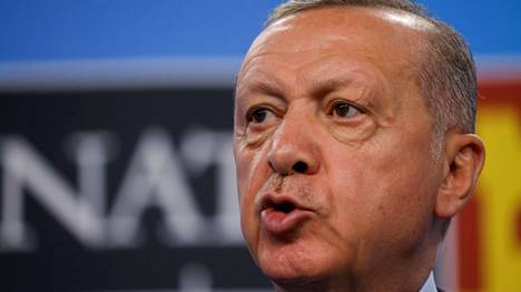 Turkin presidentti Recep Tayyip Erdoğan kuvattiin Naton huippukokouksessa Madridissa torstaina.
