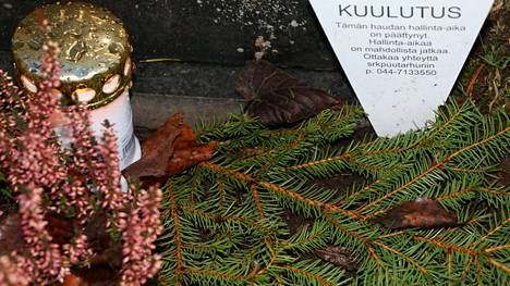 Kankaanpään seurakunnan puutarhuri Seija Salo korostaa, että kuulutukset ovat ilmoitus hallinta-ajan 25 vuoden päättymisestä, ei ilmoitus haudan hoitamattomuudesta.
