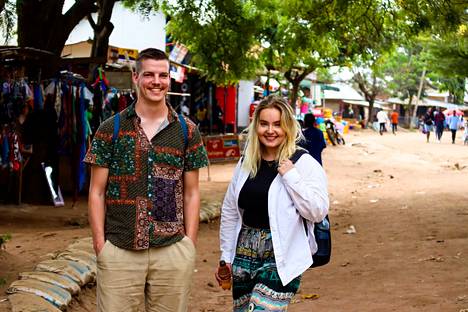 Oskar Heinonen ja Aino Pajari asuvat Tansanian toisiksi suurimmassa kaupungissa Mwanzassa, pienessä kaupunginosassa nimeltä Malimbe.