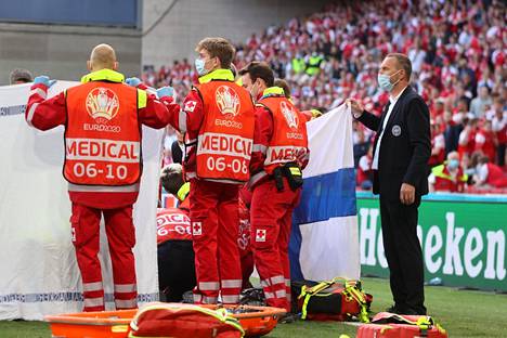 Tanskan jalkapallojoukkueen lääkäri vahvisti: Eriksen sai sydänkohtauksen,  syytä sille ei tiedetä - Urheilu - Satakunnan Kansa