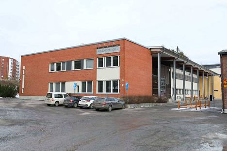 Pitkäjärven koululla Kangasalla on noin 500 oppilasta ja 40 henkilökunnan jäsentä. Koulun ovet pysyvät nyt kiinni ainakin viikon.