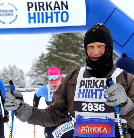 Erkki Räisäselle tämän vuoden Pirkan Hiihto oli jo 30:s. Hän sai innostuksen liikuntaan ja erityisesti hiihtoon jo lapsuusmaisemissa Pohjois-Pohjanmaan Rokuan hiihtomaisemissa. Nokialla harrastus jatkui ja hän jakaa kiitosta Koukun latujen hyvälle kunnolle.