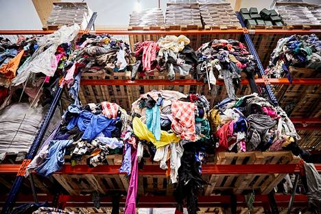 Pirkanmaalla kerätty kierrätettäväksi kelpaava tekstiili viedään Lounais-Suomen Jätehuoltoon Paimioon, jossa on toiminut on tekstiilikuidusta kierrätysraaka-aineita valmistava kiertotalouslaitos marraskuusta 2021 alkaen.