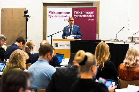 Lauri Lyly valittiin puheenjohtajaksi Pirkanmaan aluevaltuuston ensimmäisessä kokouksessa 8. maaliskuuta 2022.