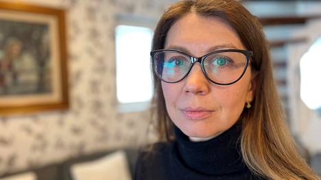 Jämsäläinen Veronika Järvinen on seurannut Ukrainan tilannetta erityisesti television kautta. Huoli Kiovassa asuvasta äidistä on suuri.