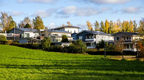 Omakotitalot ovat nyt eniten kiinnostava asuntotyyppi Pirkanmaalla. Kuva on otettu Tampereen Pohtolasta.