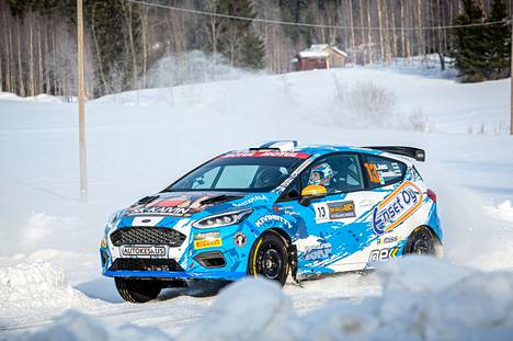 Rallin SM-sarjan talvikausi päättyi viikonloppuna Kuopiossa. Lauri Joona ajoi toiseksi.
