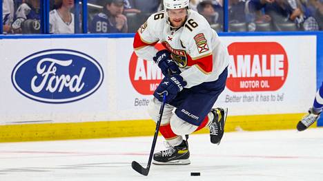 Floridan Aleksander Barkov oli NHL:n parhaan puolustavan hyökkääjän äänestyksessä kolmas.
