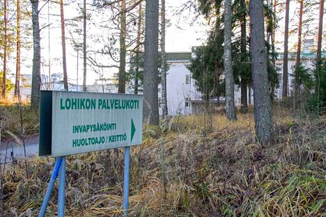 Venäläiset tai venäläistaustaiset henkilöt ostivat viime viikolla entisen Lohikon vanhainkodin, joka sijaitsee vain muutaman kilometrin etäisyydellä Niinisalon varuskunnasta ja eteläisen Suomen suurimmasta ampuma-alueesta. 