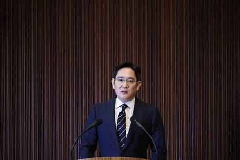Samsung-pomo sai armahduksen talousrikossotkusta, joka johti Etelä-Korean presidentin eroon. 