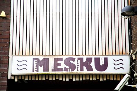 1970- ja 80-lukujen taitteessa Mesku oli yksi eteläisen Suomen suosituimpia elävän musiikin keikkapaikkoja. Klubi sijaitsi nykyisen rakennuksen yläkerrassa.